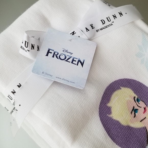 ❗Rae Dunn Frozen Elsa and Anna "In This Together" Kitchen Towel Set❗ - Picture 3 of 4